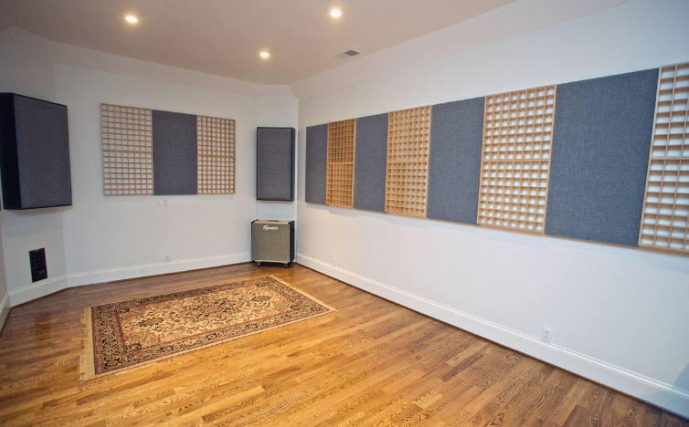 Smart Mixing of Acoustic Panels Types in One Room